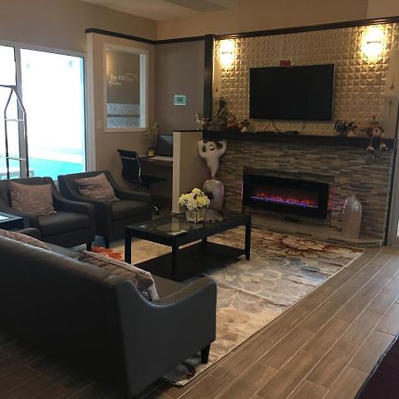 Bay Hill Inns & Suites Neepawa Экстерьер фото