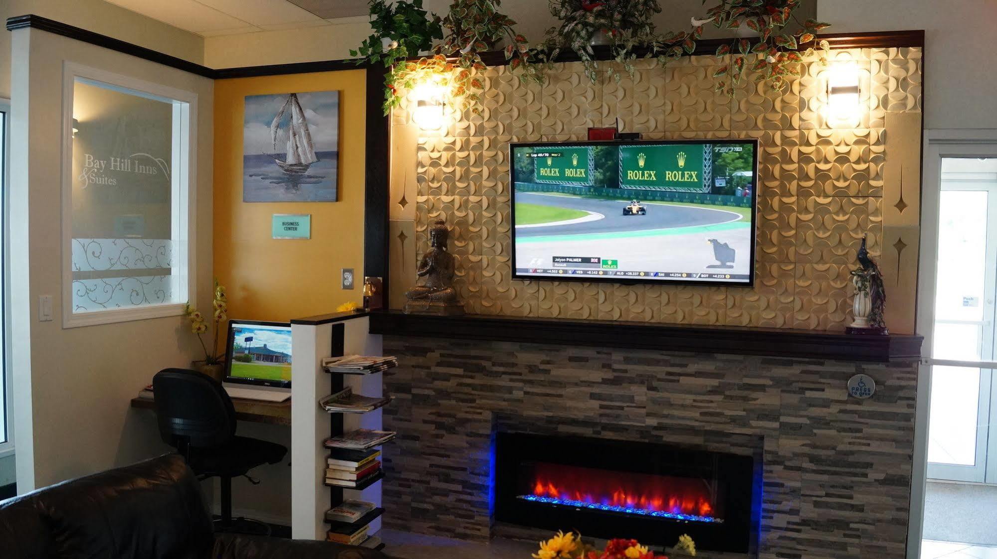Bay Hill Inns & Suites Neepawa Экстерьер фото