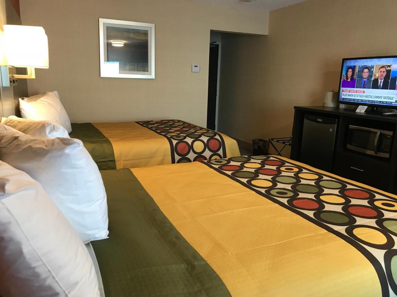 Bay Hill Inns & Suites Neepawa Экстерьер фото