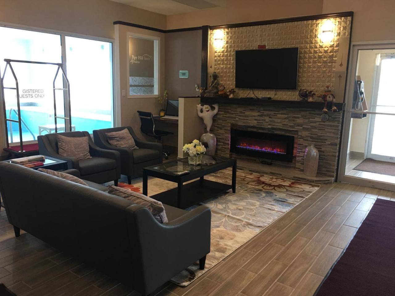 Bay Hill Inns & Suites Neepawa Экстерьер фото