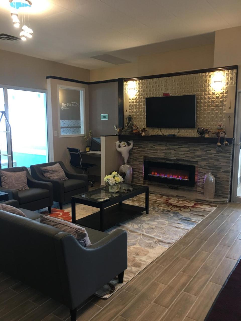 Bay Hill Inns & Suites Neepawa Экстерьер фото