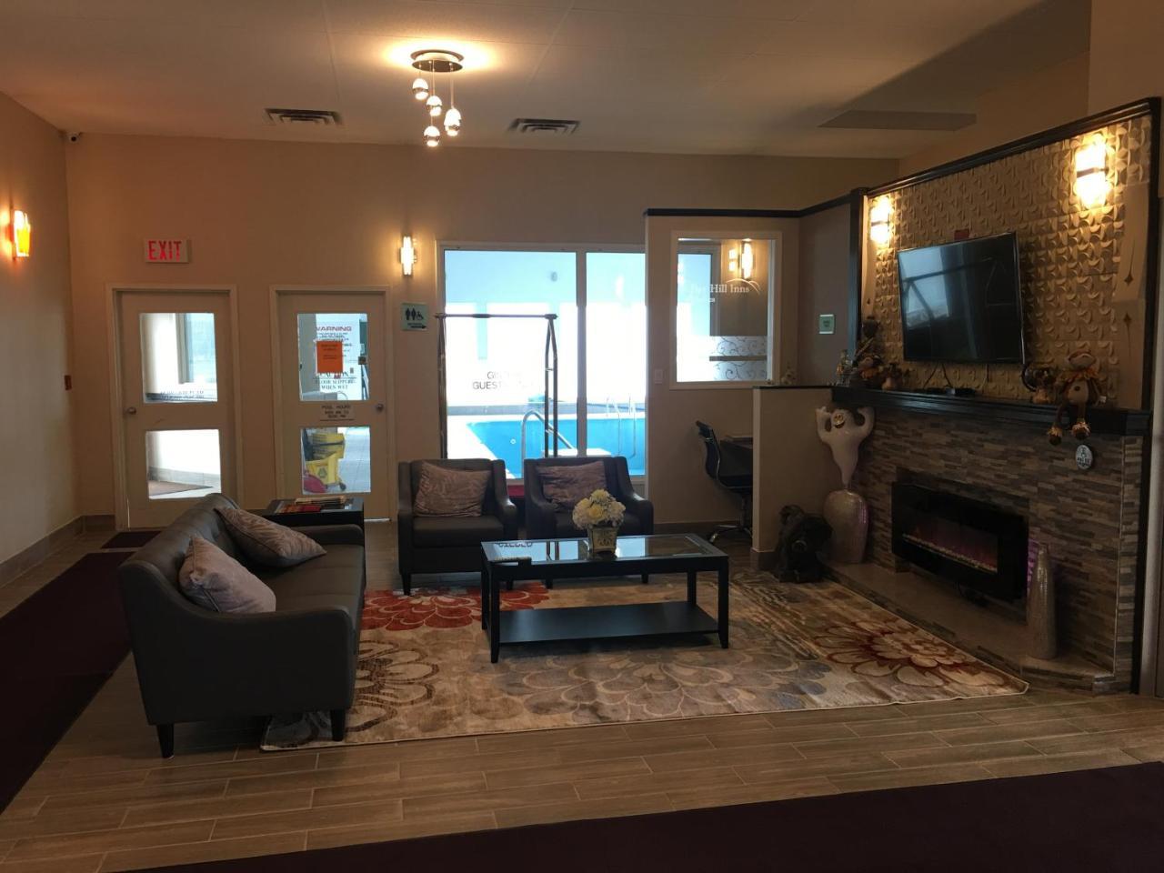 Bay Hill Inns & Suites Neepawa Экстерьер фото
